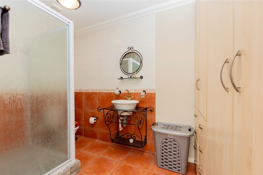 5 Bedroom Property for Sale in Waterfront Western Cape